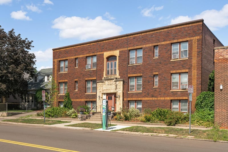 1171 Selby Ave, Saint Paul, MN 55104