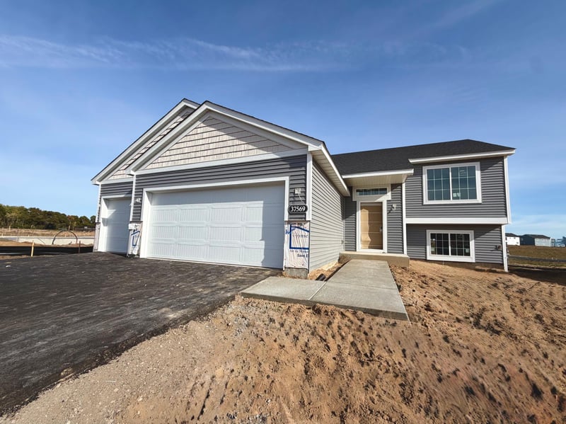 37569 Greenway Ave, North Branch, MN 55056