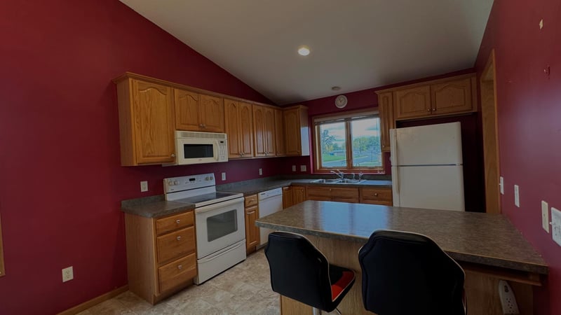 845 Deer Ct NE, Montgomery, MN 56069