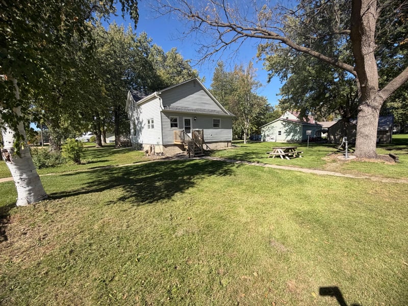 210 2nd St, Rushmore, MN 56168