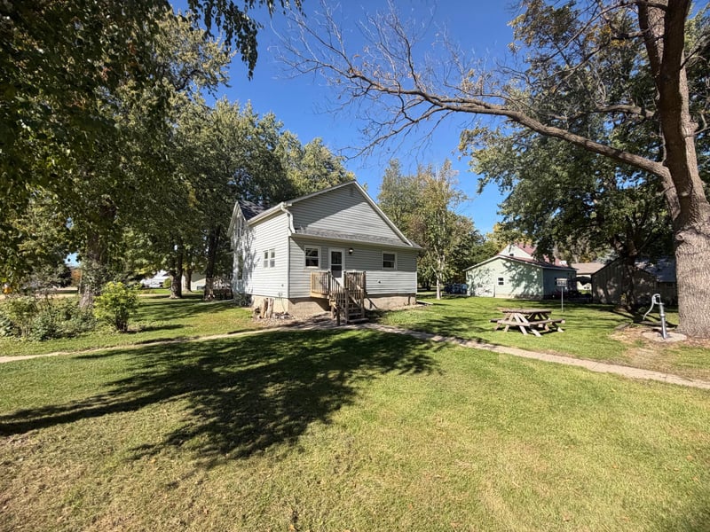 210 2nd St, Rushmore, MN 56168