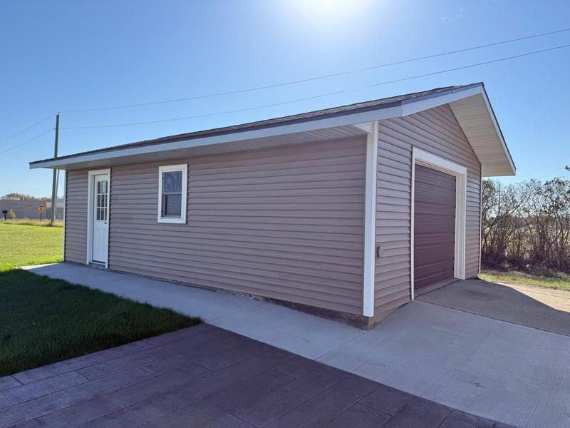 18829 Frontage Rd, Detroit Lakes, MN 56501