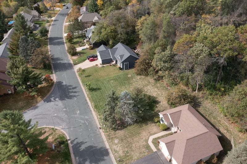 1805 Golf View Dr, River Falls, WI 54022
