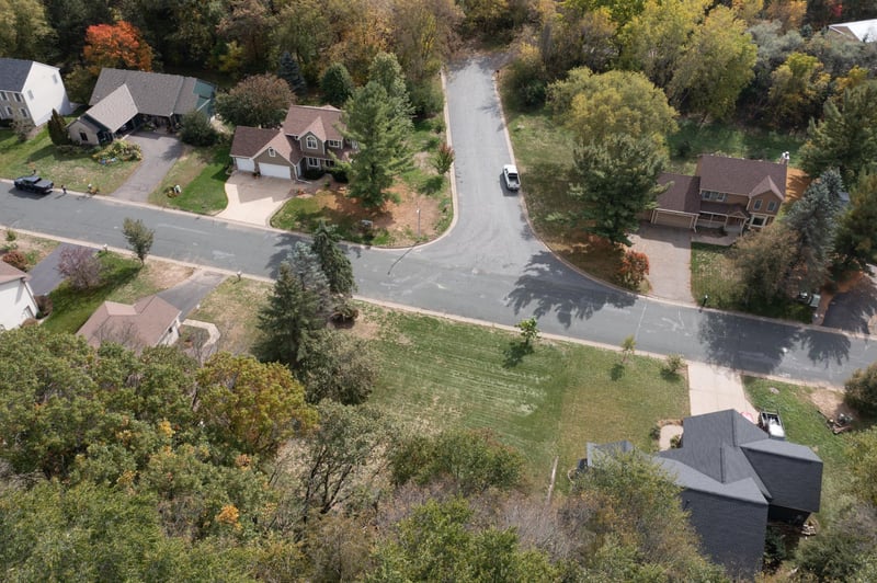 1805 Golf View Dr, River Falls, WI 54022