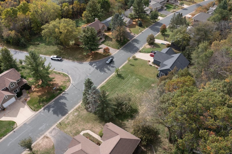 1805 Golf View Dr, River Falls, WI 54022