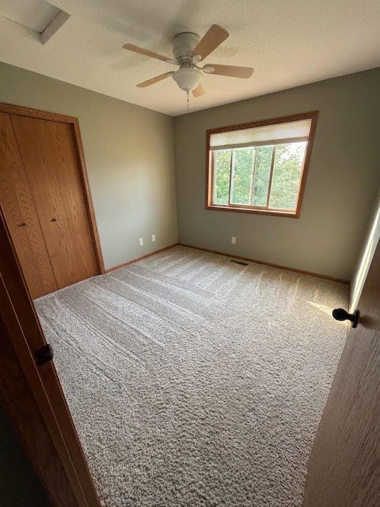 936 Ivy Hills Rd, Belle Plaine, MN 56011
