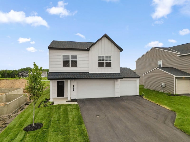 1047 Adamstown Dr, Rosemount, MN 55068
