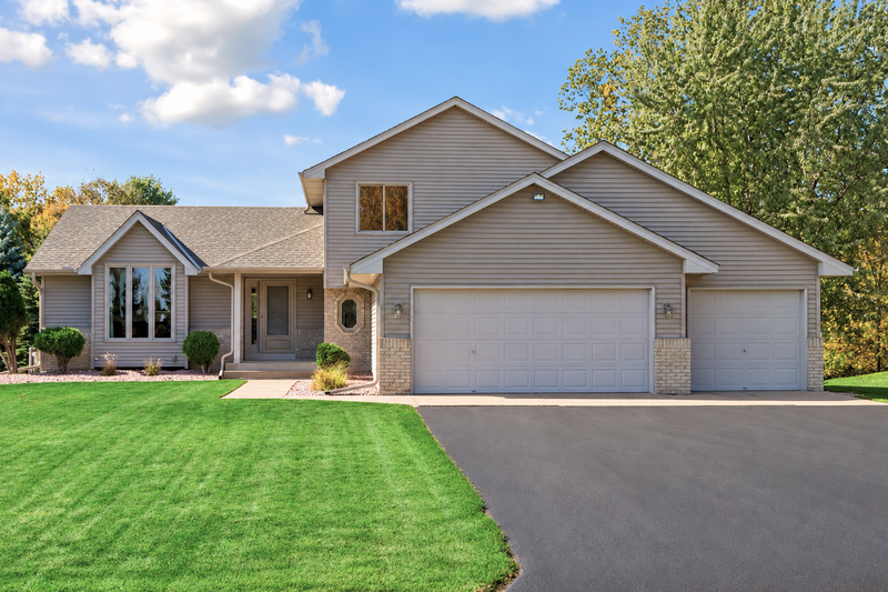 5425 Teakwood Ln N, Plymouth, MN 55442