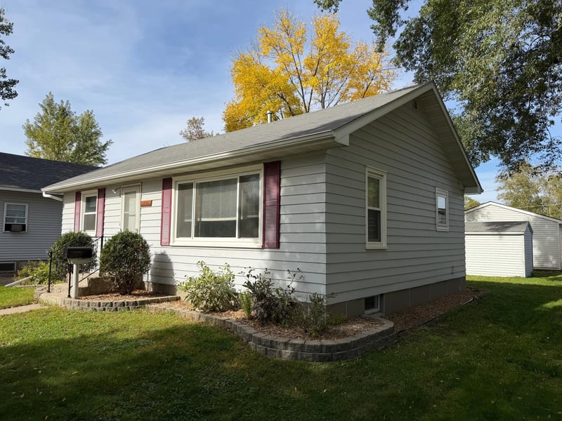 129 E Ronning Ave, Appleton, MN 56208