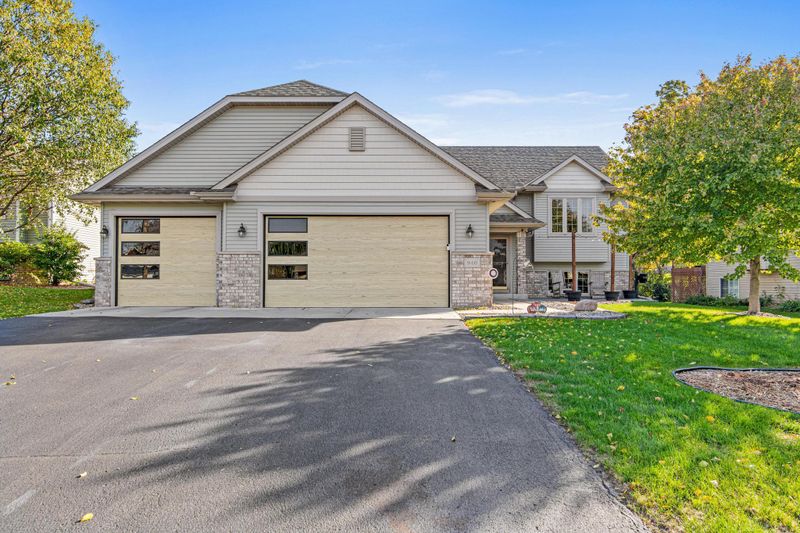 940 Firethorne Trl, Jordan, MN 55352