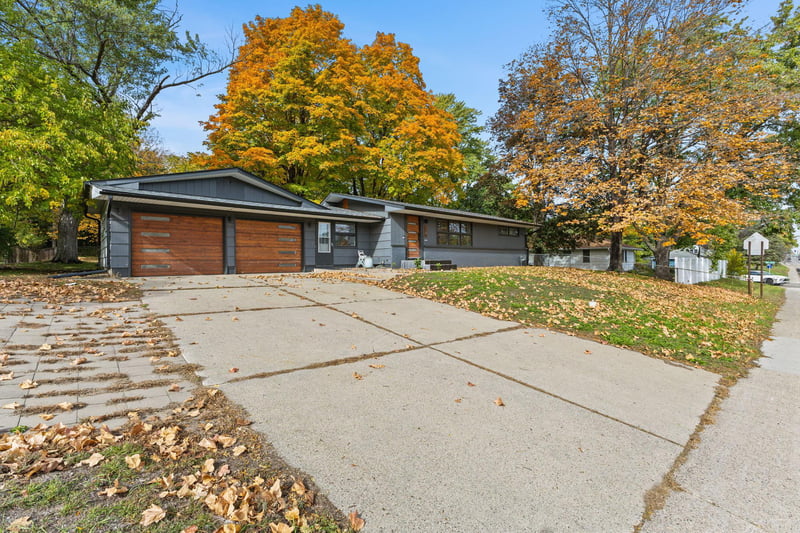 8320 Penn Ave S, Bloomington, MN 55431