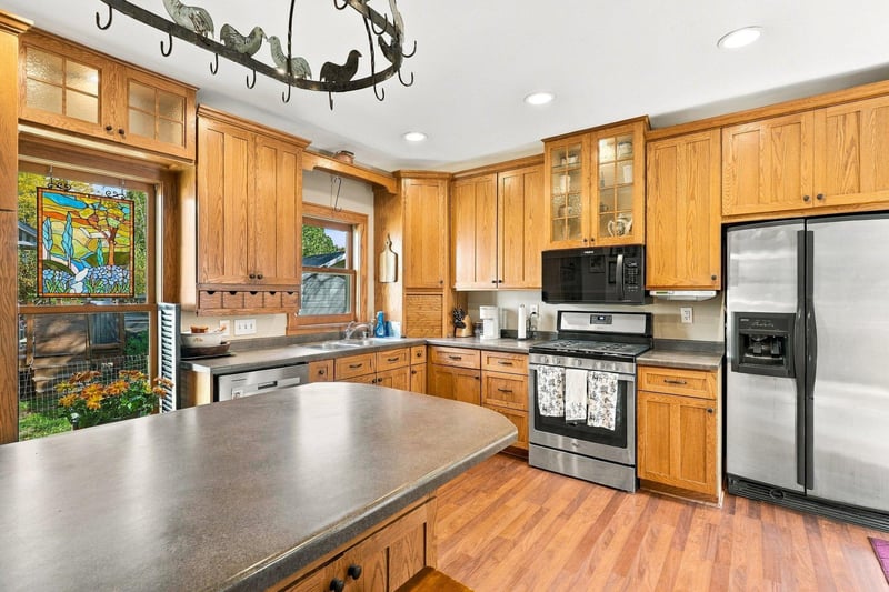 212 6th St E, Northfield, MN 55057
