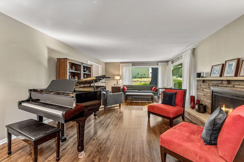 6100 Idylwood Dr, Edina, MN 55436