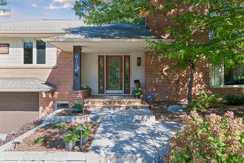 6100 Idylwood Dr, Edina, MN 55436