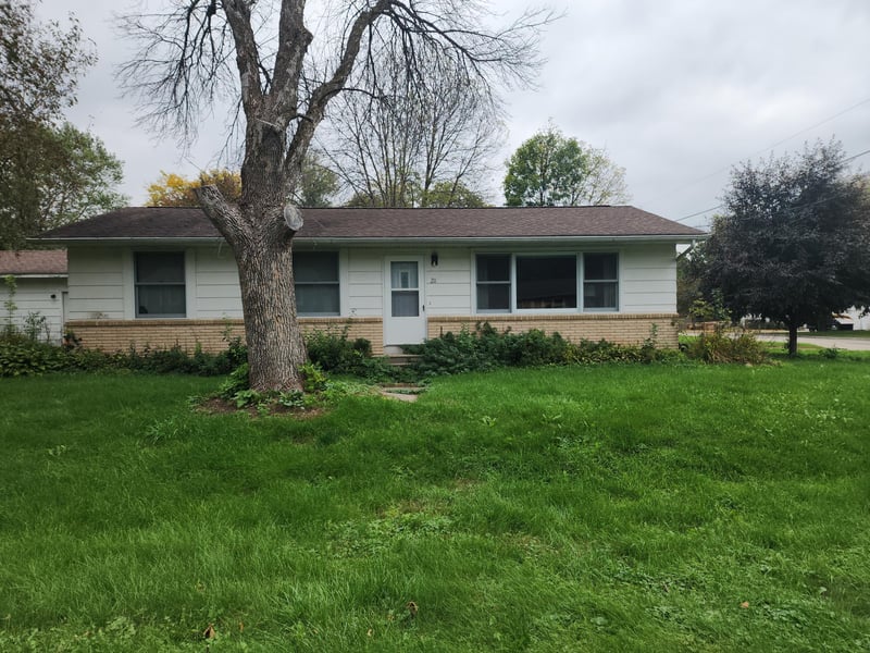 211 4th Ave SW, Pine Island, MN 55963