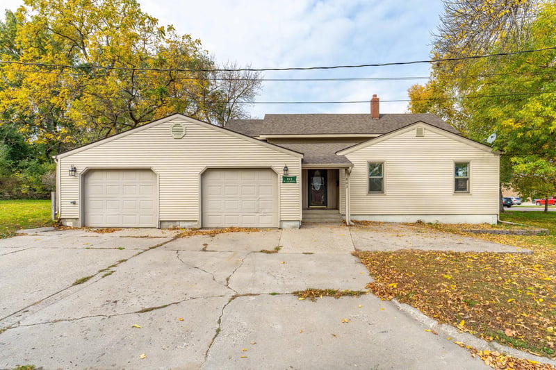 803 W Laurel St, Fergus Falls, MN 56537