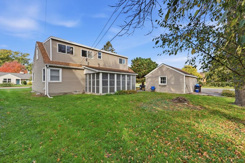 1852 Holton St, Falcon Heights, MN 55113