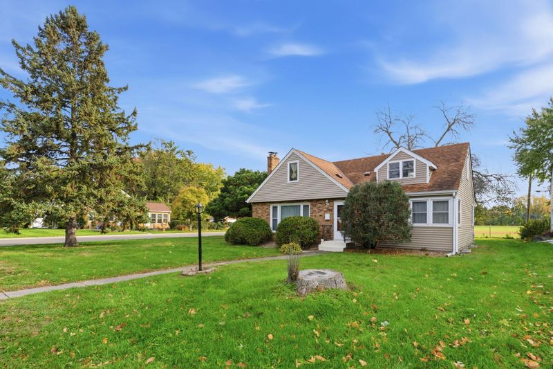 1852 Holton St, Falcon Heights, MN 55113