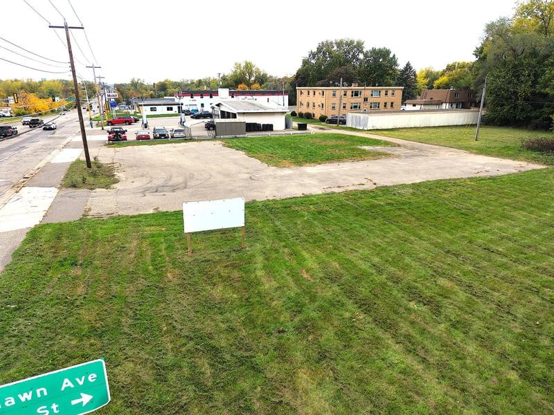 1943 Rice St, Roseville, MN 55113