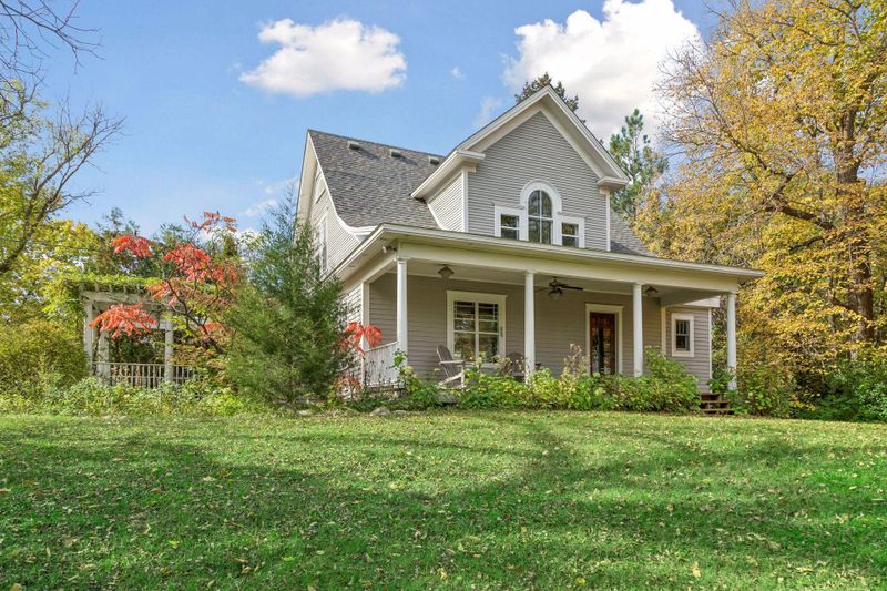 6020 Mill St, Shorewood, MN 55331