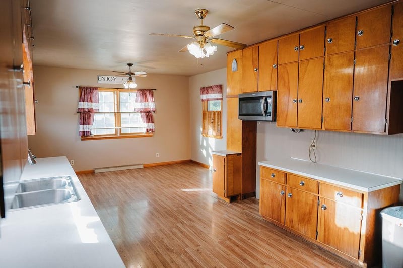 313 E Willis St, Elmore, MN 56027