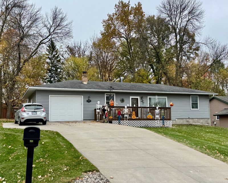 235 11th St NW, Milaca, MN 56353