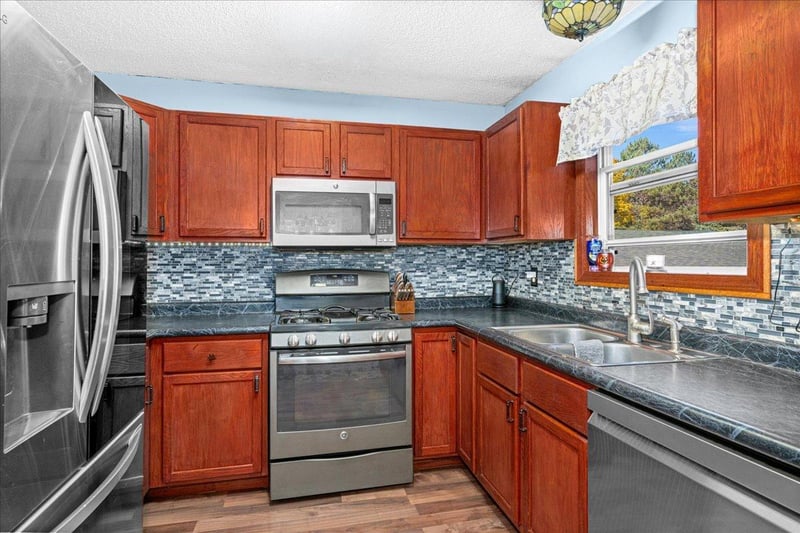 1919 W Arrowhead Rd, Duluth, MN 55811