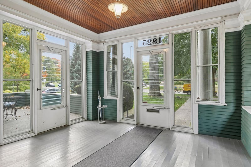 1825 Summit Ave, Saint Paul, MN 55105