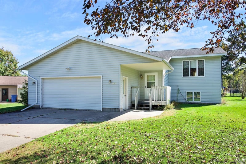 114 E Wilmar St, Rollingstone, MN 55969