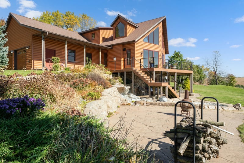 14985 County Road 31, Altura, MN 55910
