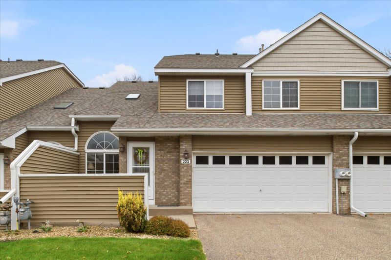 223 Primrose Ct, Vadnais Heights, MN 55127