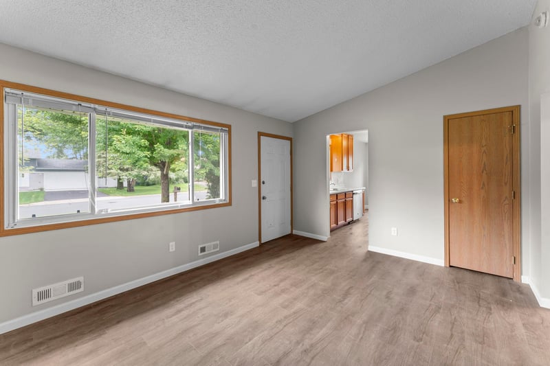 14840 Dallara Ave W, Rosemount, MN 55068