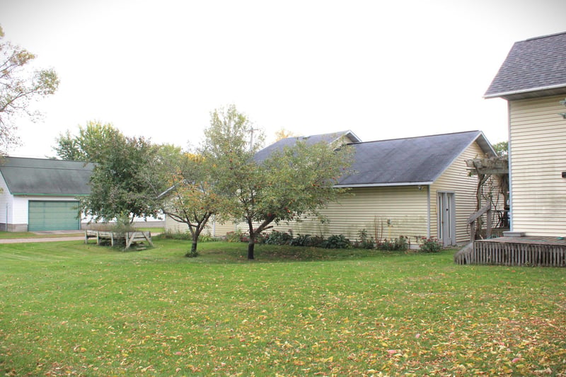 902 4th St NE, Little Falls, MN 56345