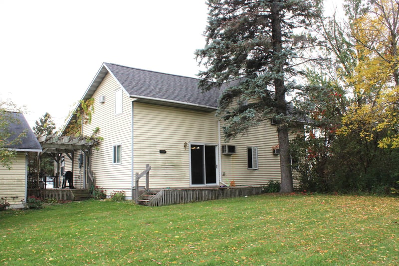 902 4th St NE, Little Falls, MN 56345