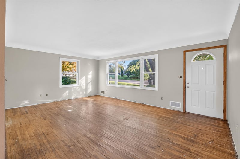 2695 Maryland Ave E, Maplewood, MN 55119