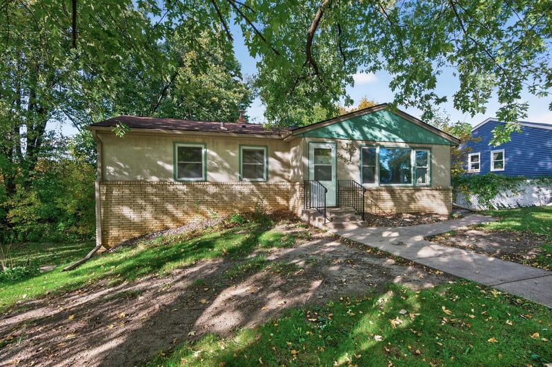 2695 Maryland Ave E, Maplewood, MN 55119