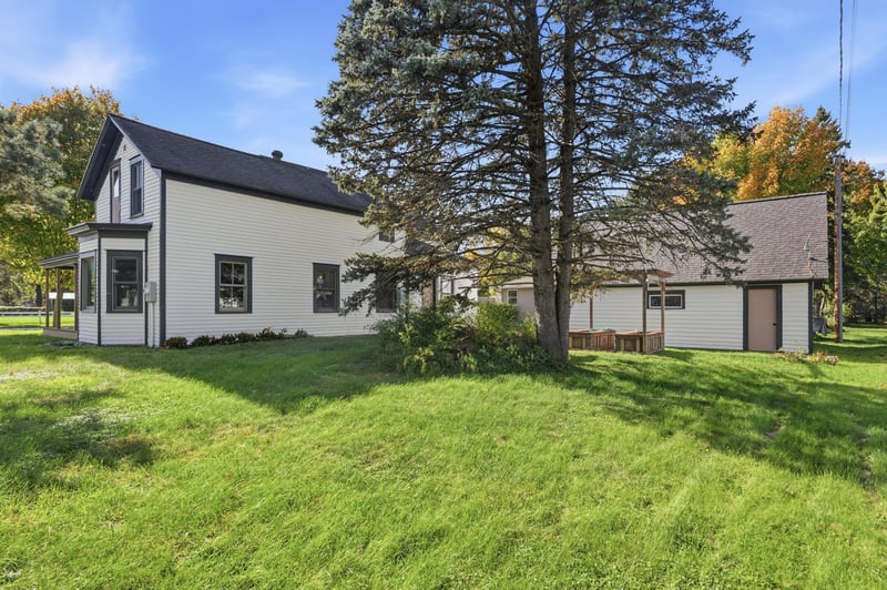 501 White St SW, Watertown, MN 55388