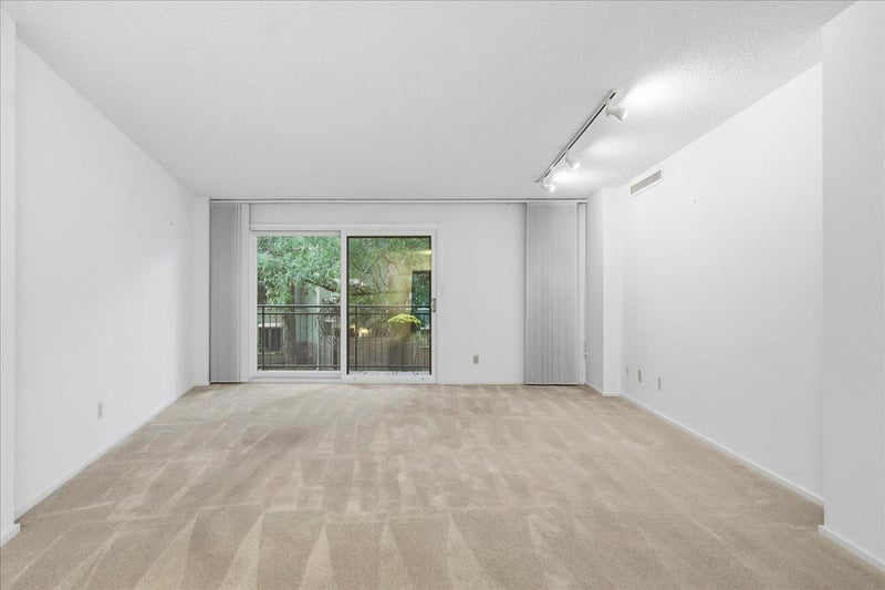 210 W Grant St #218, Minneapolis, MN 55403