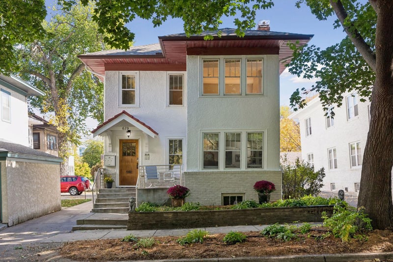 629 Kenwood Pw, Minneapolis, MN 55403