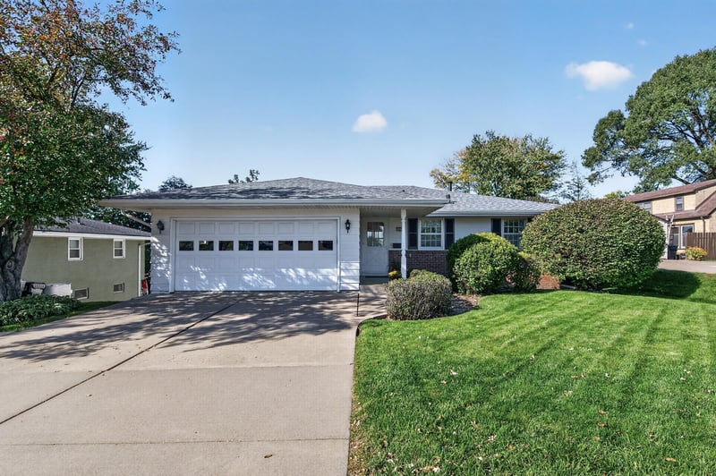 3412 Silver Lake Rd NE, Saint Anthony, MN 55418