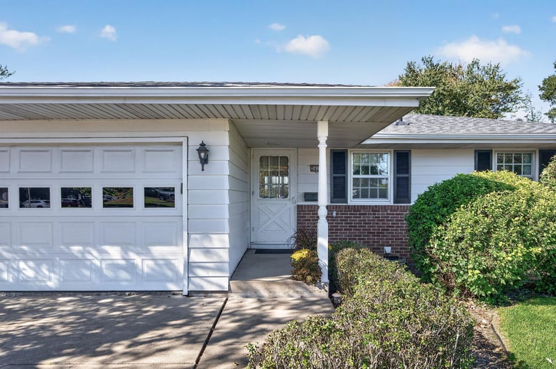 3412 Silver Lake Rd NE, Saint Anthony, MN 55418