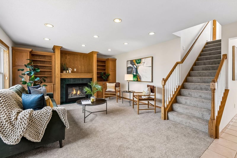 16267 Griffon Trl, Lakeville, MN 55044
