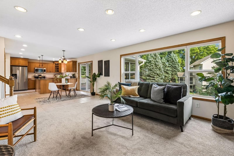 16267 Griffon Trl, Lakeville, MN 55044