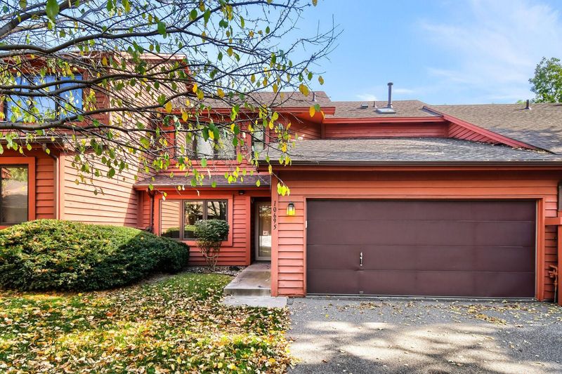 10695 53rd Ave N, Plymouth, MN 55442