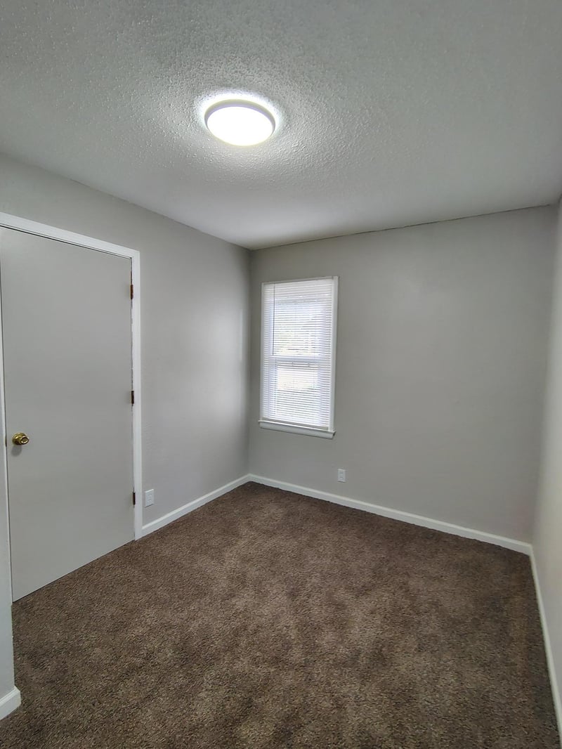 19 Park Dr, Circle Pines, MN 55014