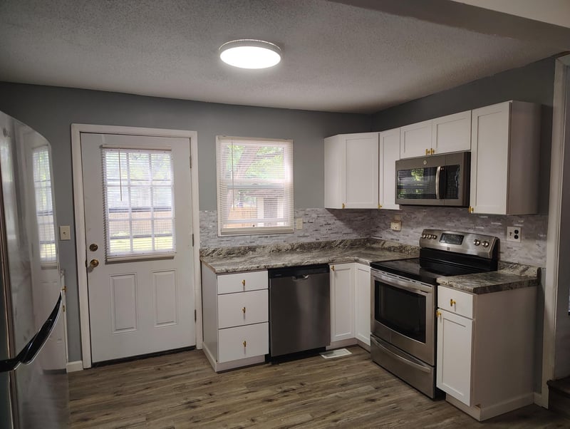 19 Park Dr, Circle Pines, MN 55014