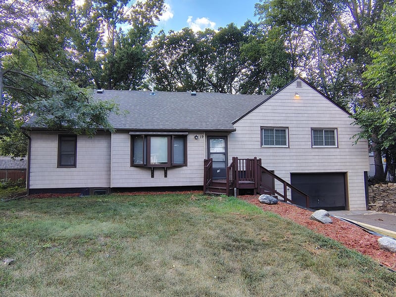 19 Park Dr, Circle Pines, MN 55014