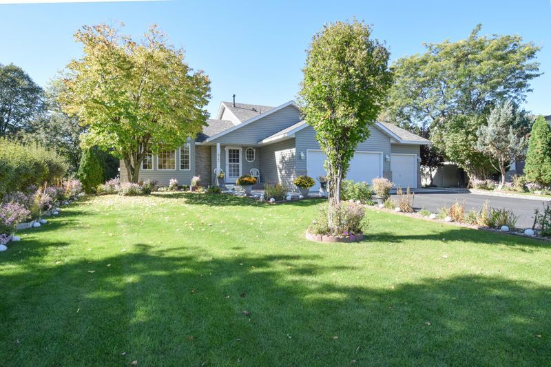8743 Queens Gardens N, Brooklyn Park, MN 55443