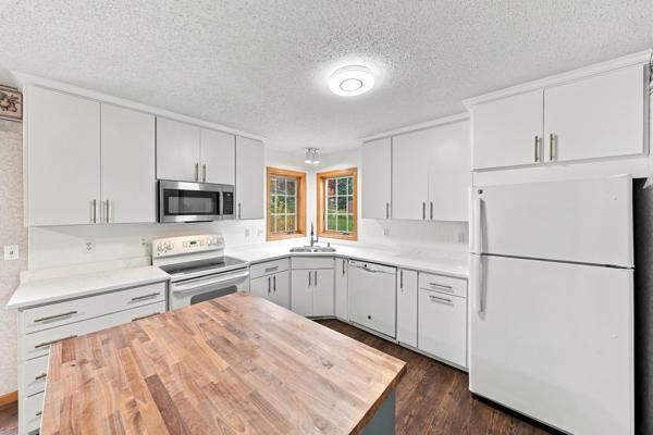 508 Lady Slipper Ave NE, New Prague, MN 56071