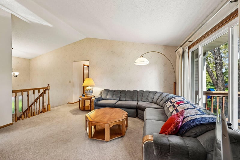 4292 Eagle Crest Dr, Eagan, MN 55122